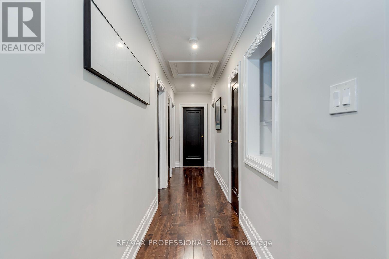 37 MCLAUGHLIN ROAD N - Image 18