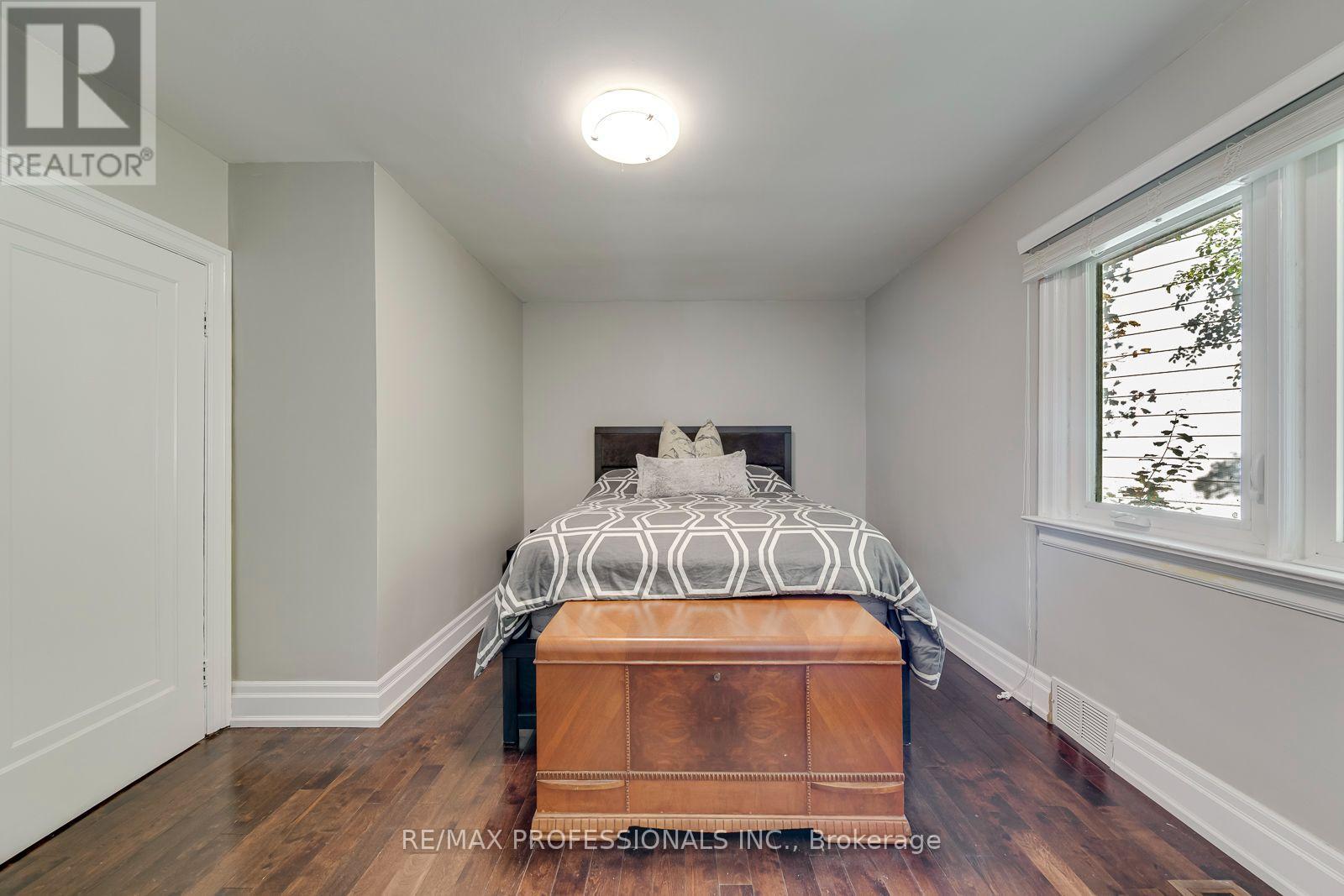 37 MCLAUGHLIN ROAD N - Image 20