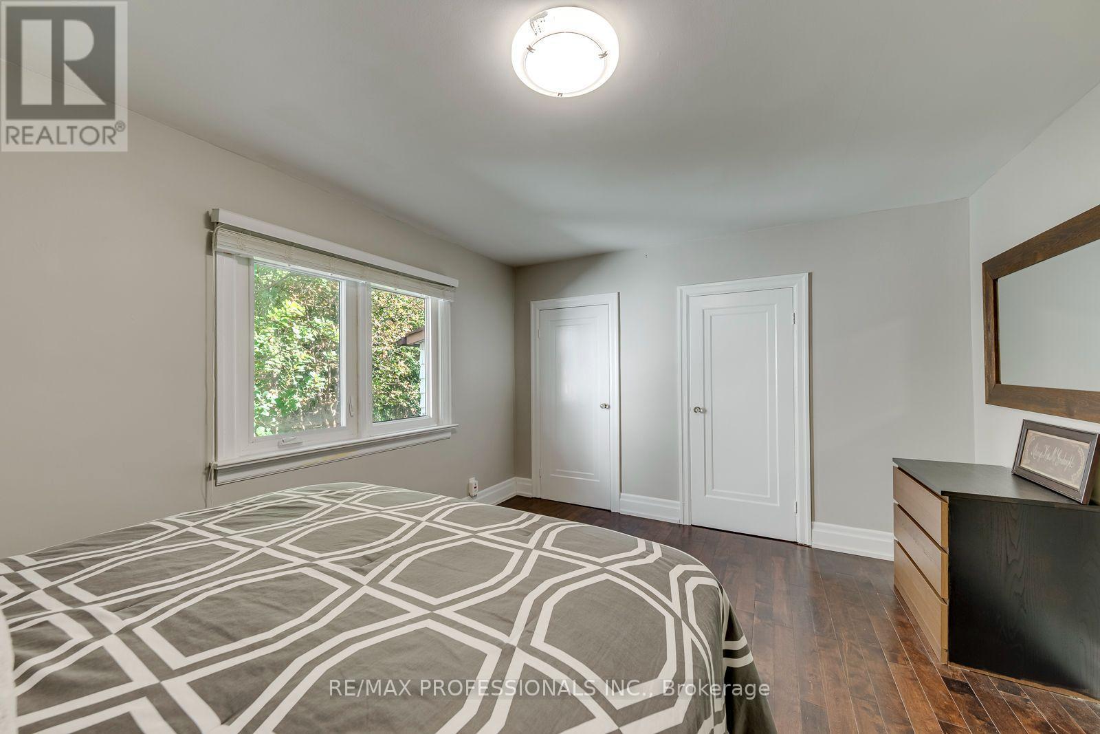 37 MCLAUGHLIN ROAD N - Image 21