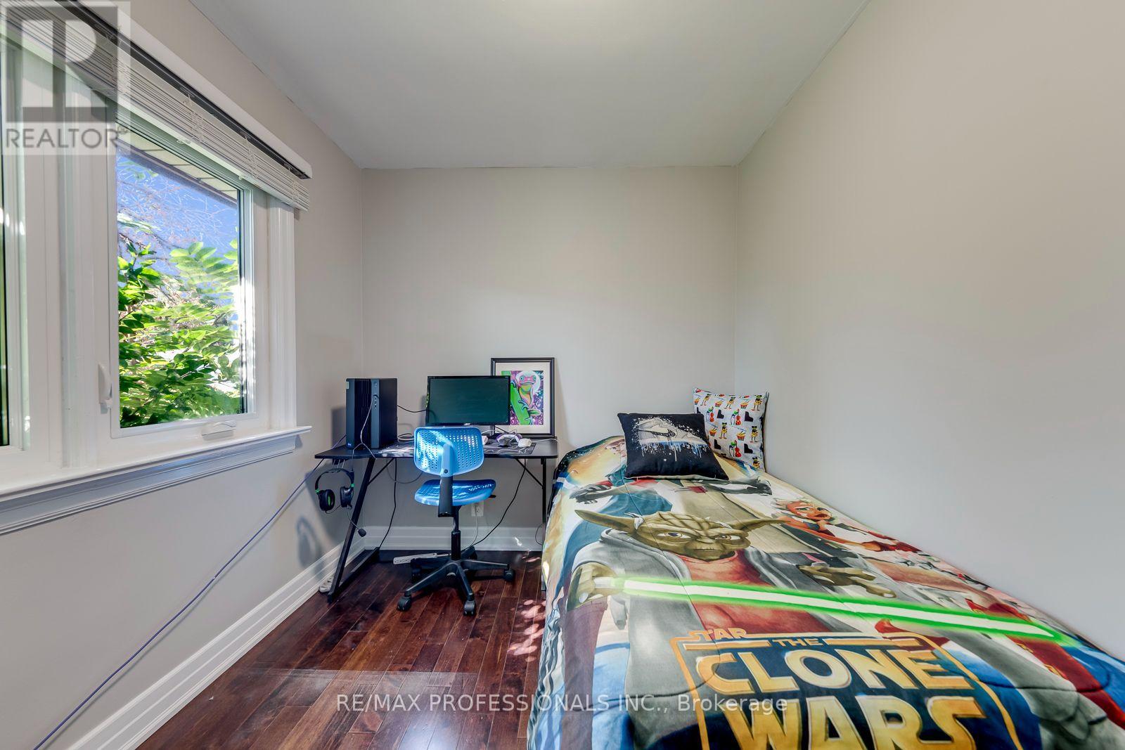 37 MCLAUGHLIN ROAD N - Image 25