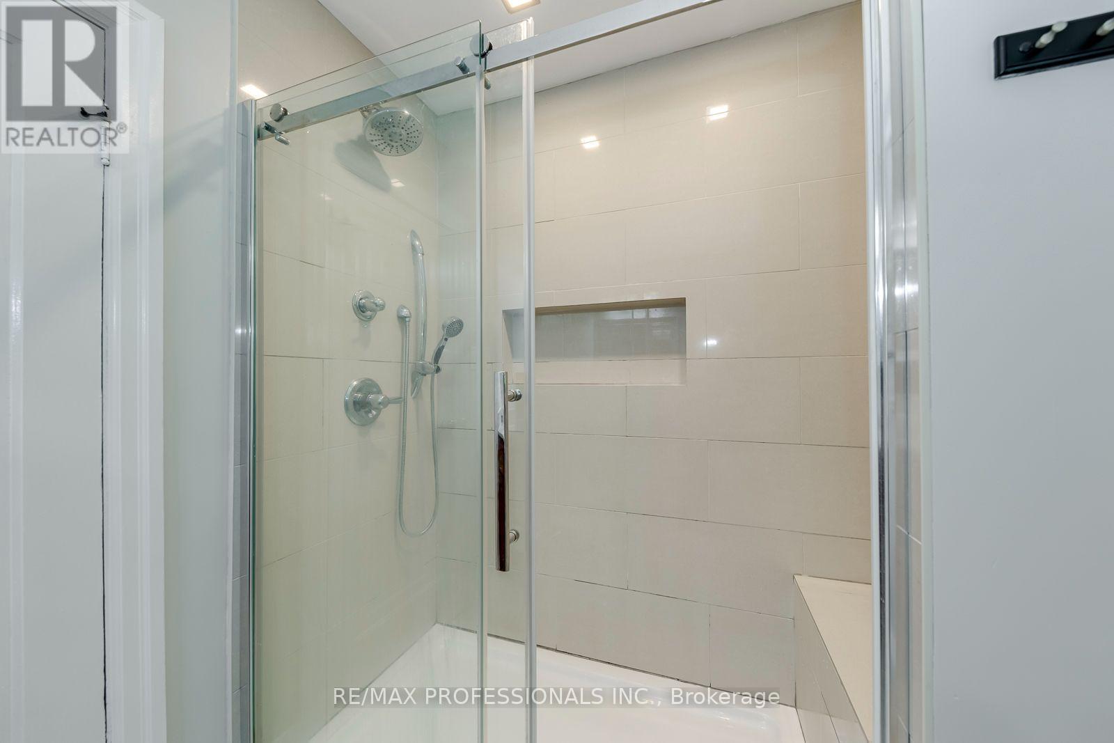 37 MCLAUGHLIN ROAD N - Image 27