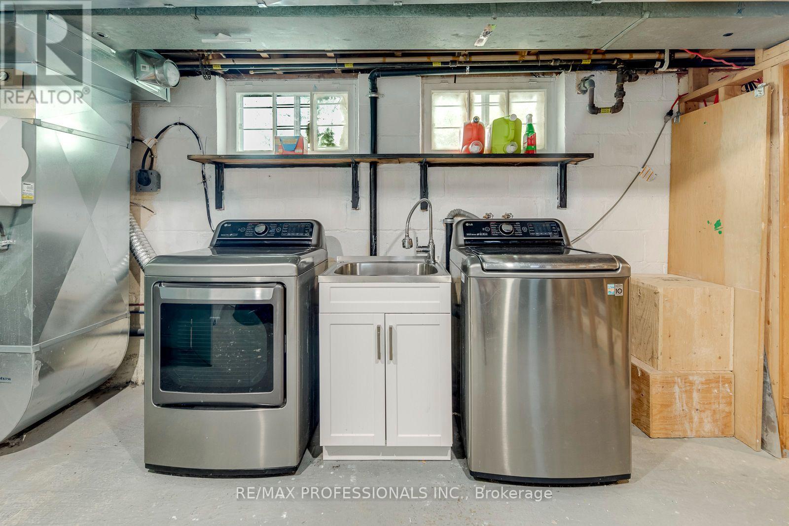 37 MCLAUGHLIN ROAD N - Image 32