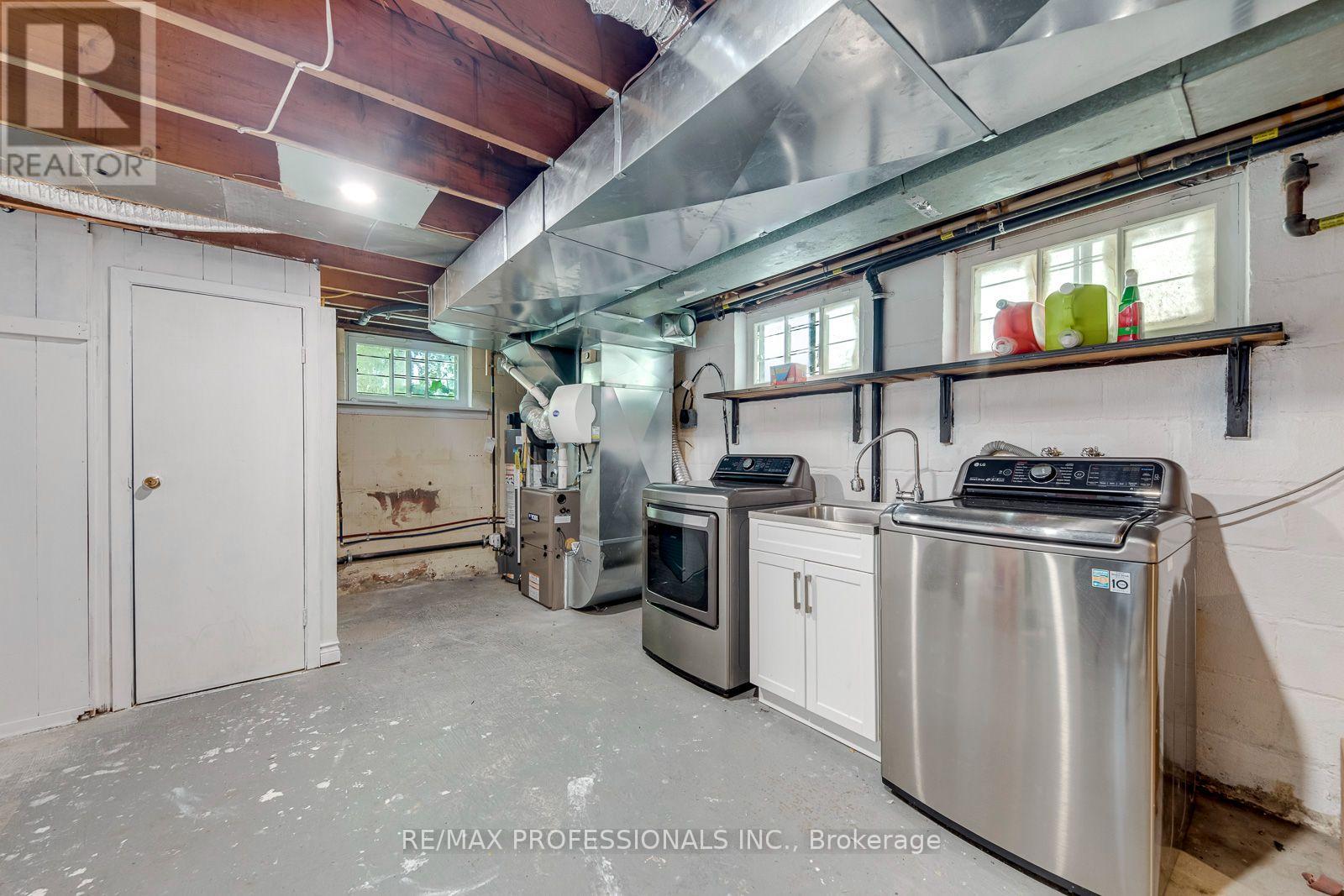 37 MCLAUGHLIN ROAD N - Image 34