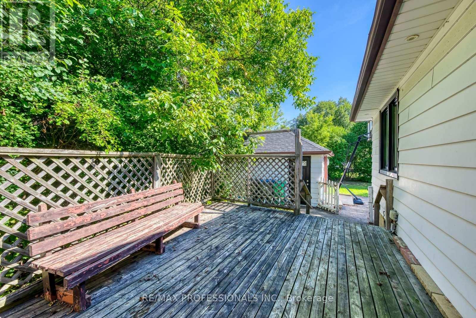 37 MCLAUGHLIN ROAD N - Image 39