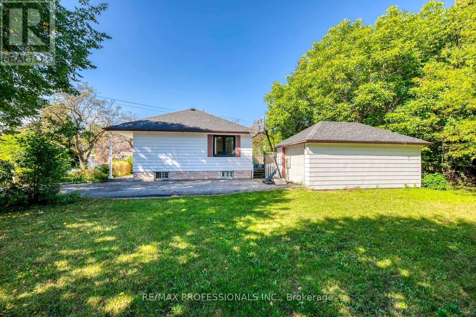 37 MCLAUGHLIN ROAD N - Image 40