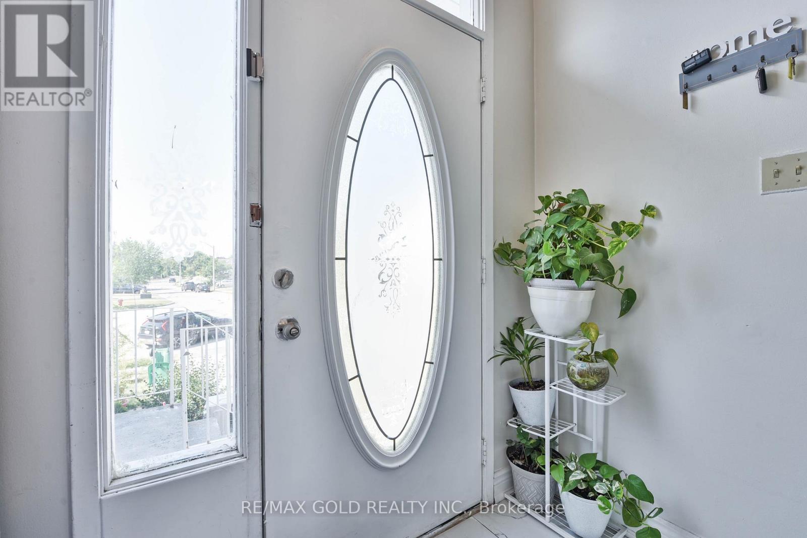 54 NOTTAWASAGA CRESCENT, Brampton (Heart Lake) — photo 6