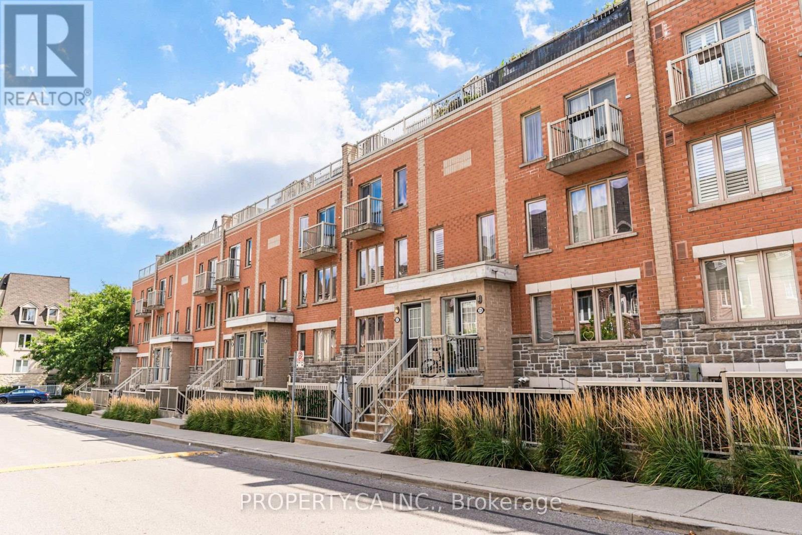 237 - 25 TURNTABLE CRESCENT, Toronto (Dovercourt-Wallace Emerson-Junction) — photo 2
