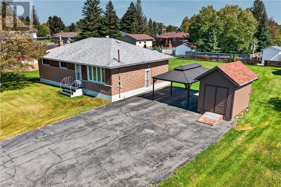 3664 Claire Street, Val Caron — photo 5