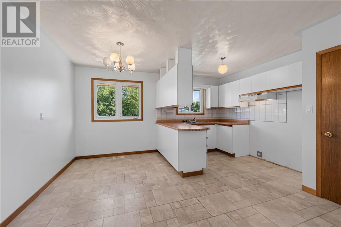 3664 Claire Street, Val Caron — photo 8
