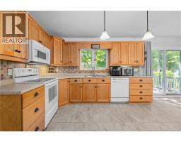 Living room - 85 St. Pierre Street, Shediac, NB E4P2R8 Photo 11