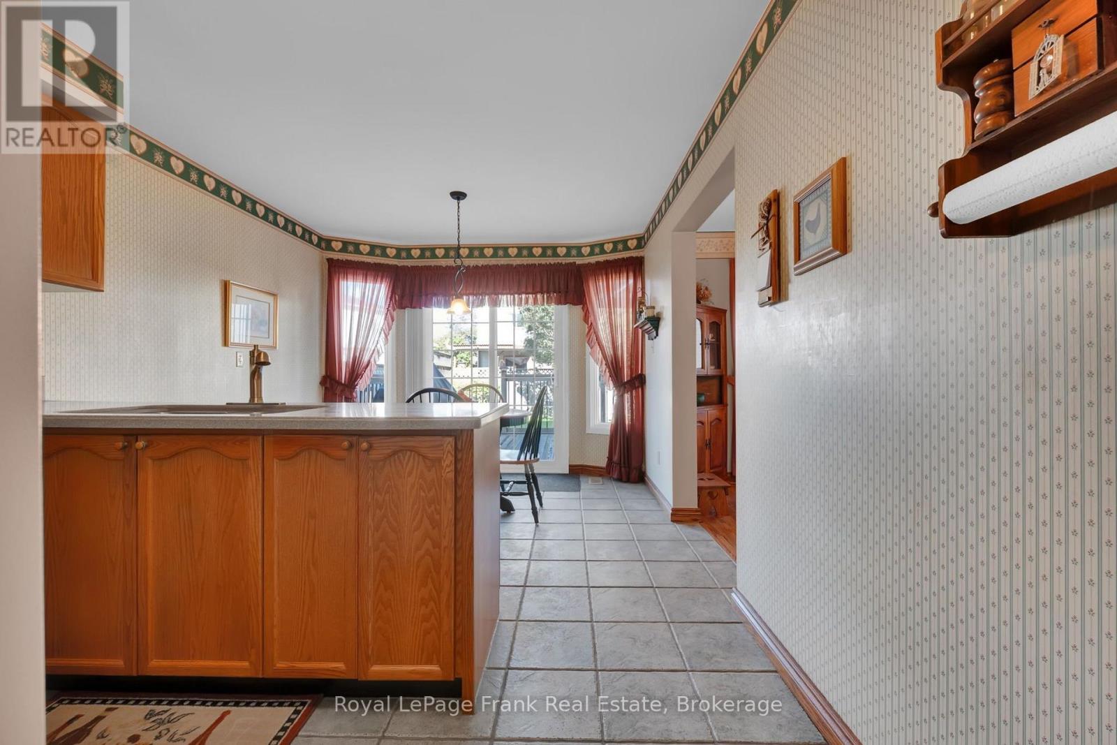 35 BURNHAM BOULEVARD - 5