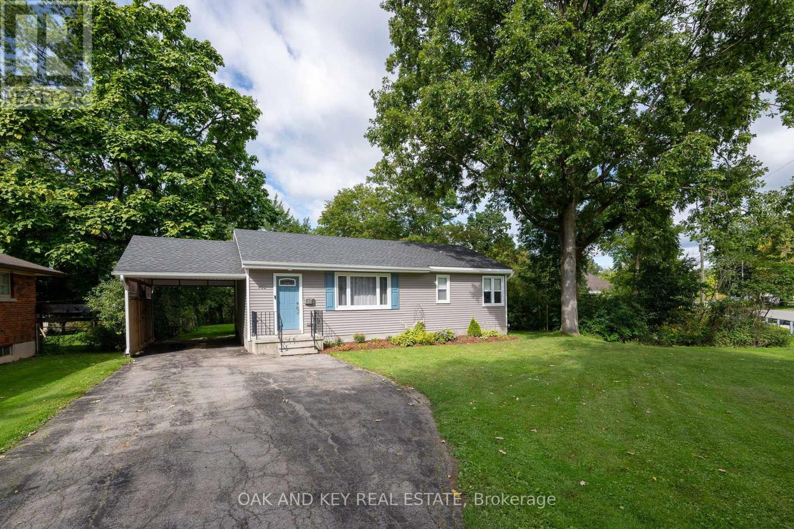102 CRESCENT AVENUE, Central Elgin (Lynhurst)