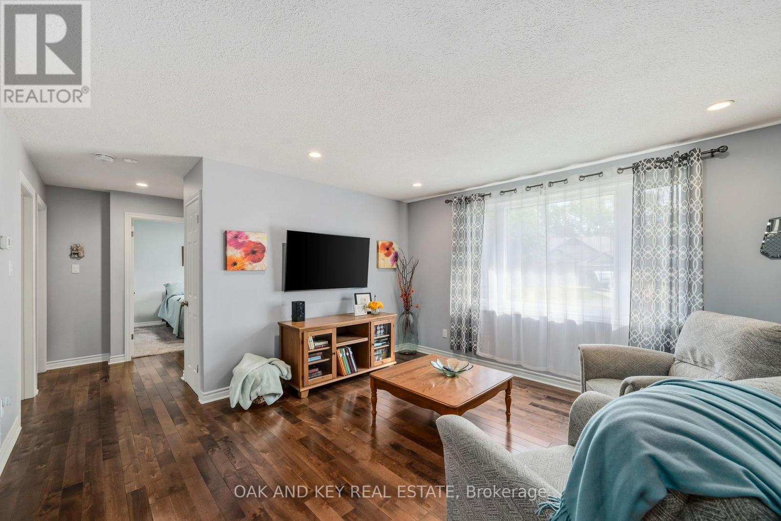 102 CRESCENT AVENUE, Central Elgin (Lynhurst) — photo 5