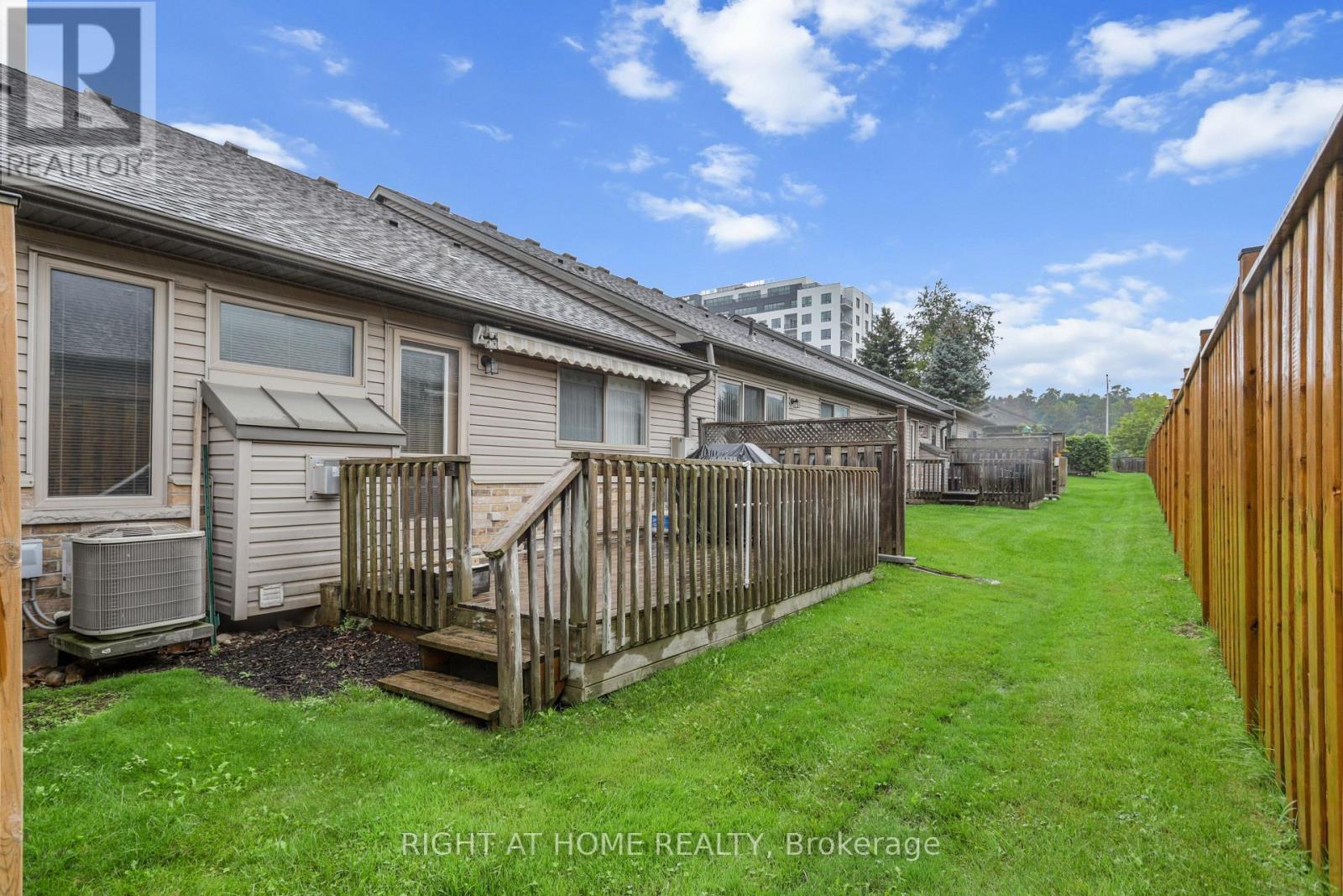 #12 215 NORTH CENTRE ROAD - Image 26