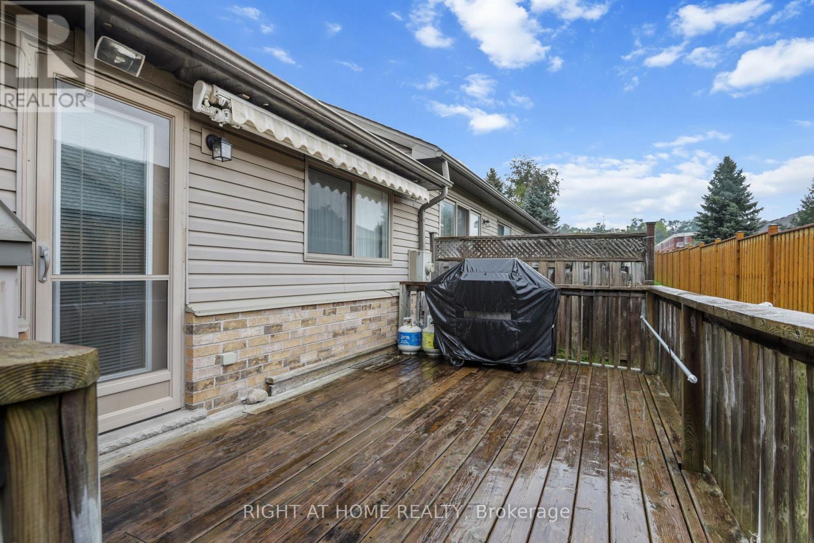 #12 215 NORTH CENTRE ROAD - Image 28
