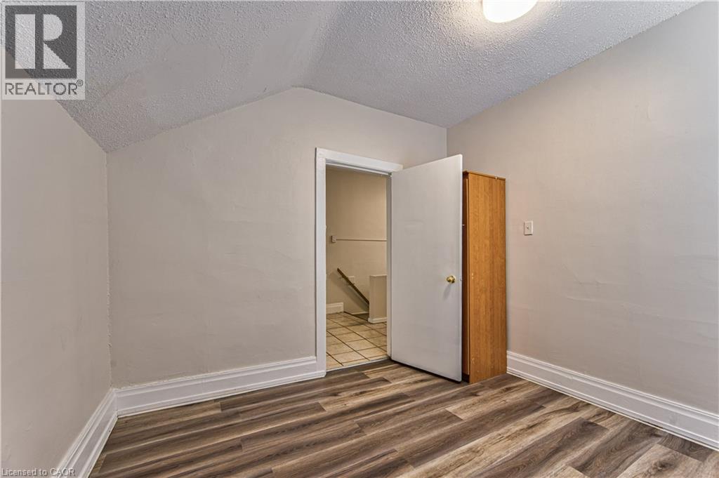 217 LANCASTER Street E - Image 21
