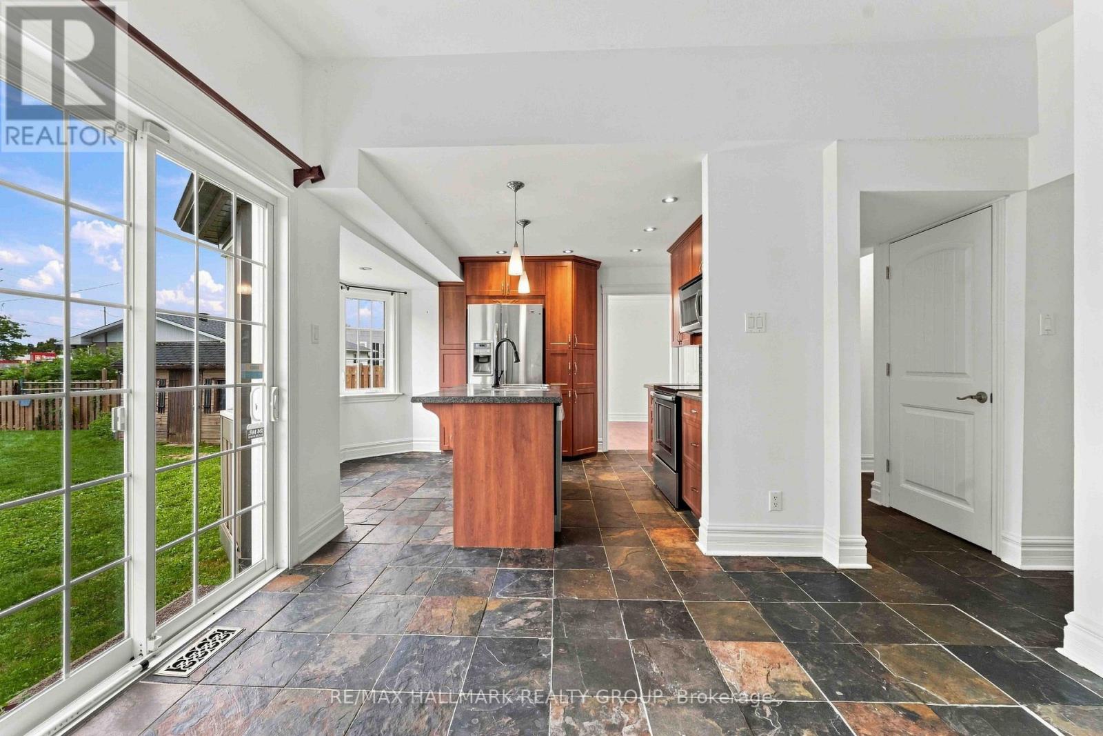 475 DUVERNAY DRIVE - 13