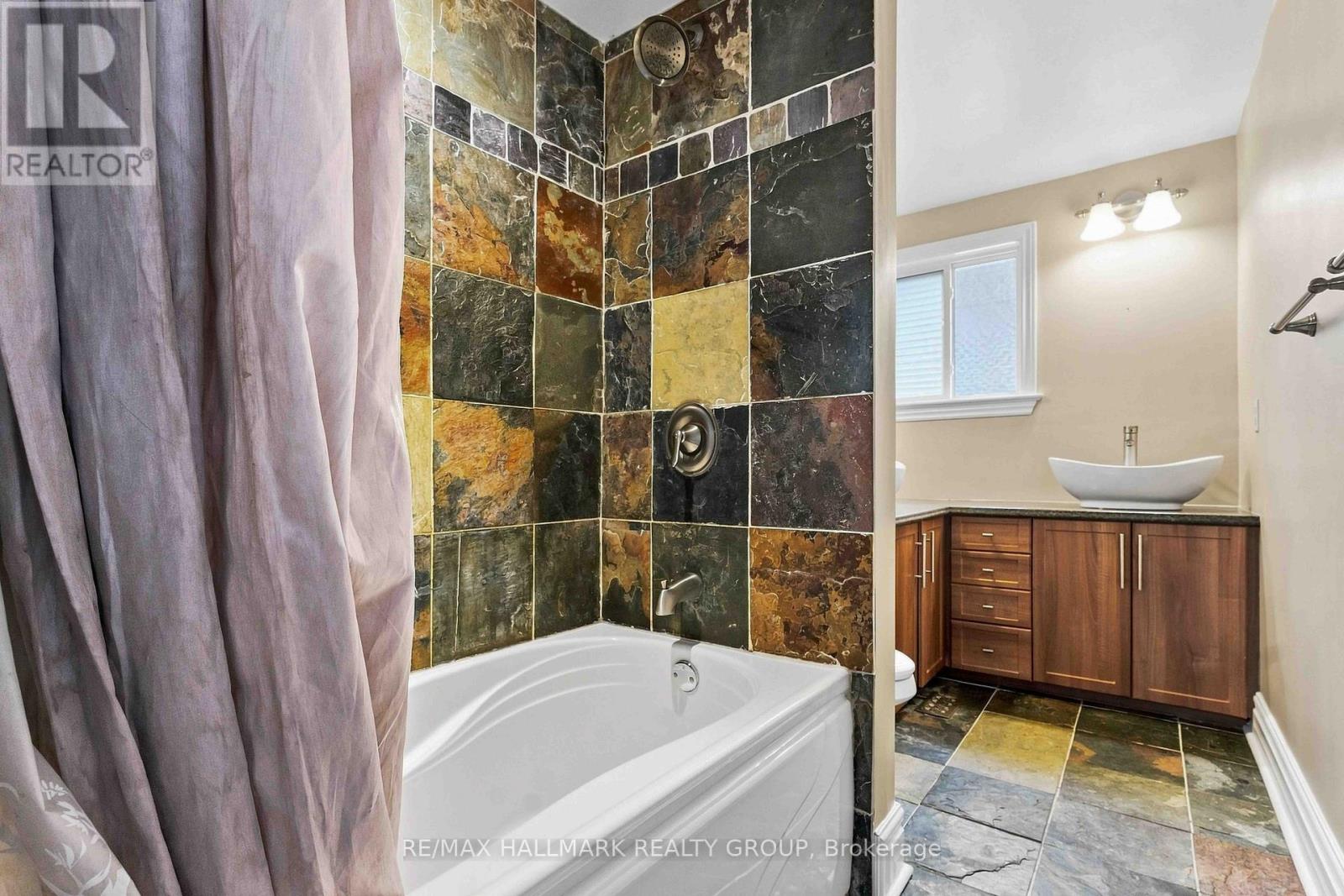 475 DUVERNAY DRIVE - 21