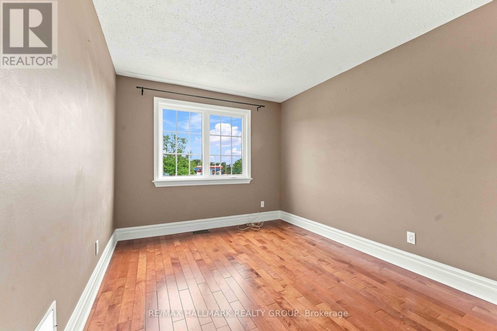 475 DUVERNAY DRIVE - Image 23