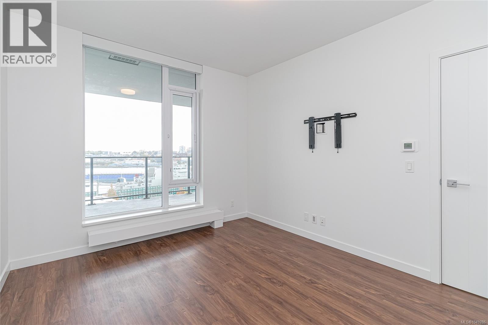 #402 369 Tyee Rd - 16