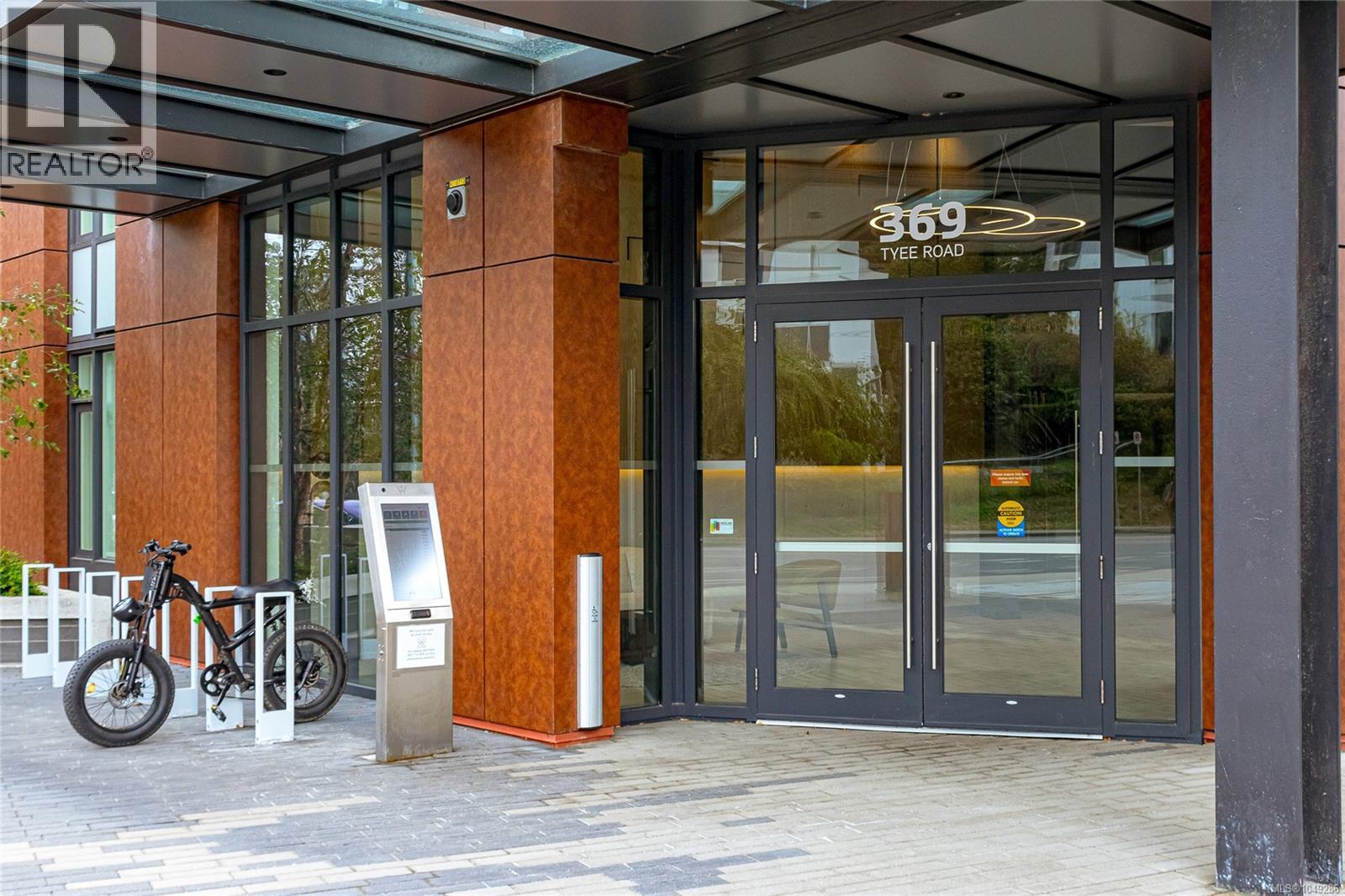 #402 369 Tyee Rd - 2