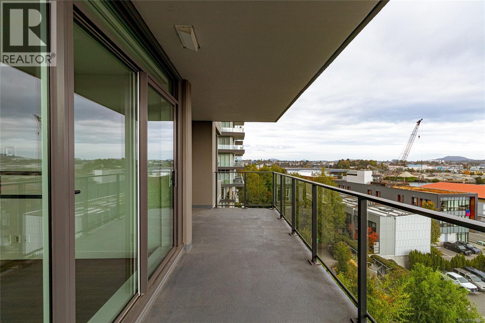 #402 369 Tyee Rd - 25