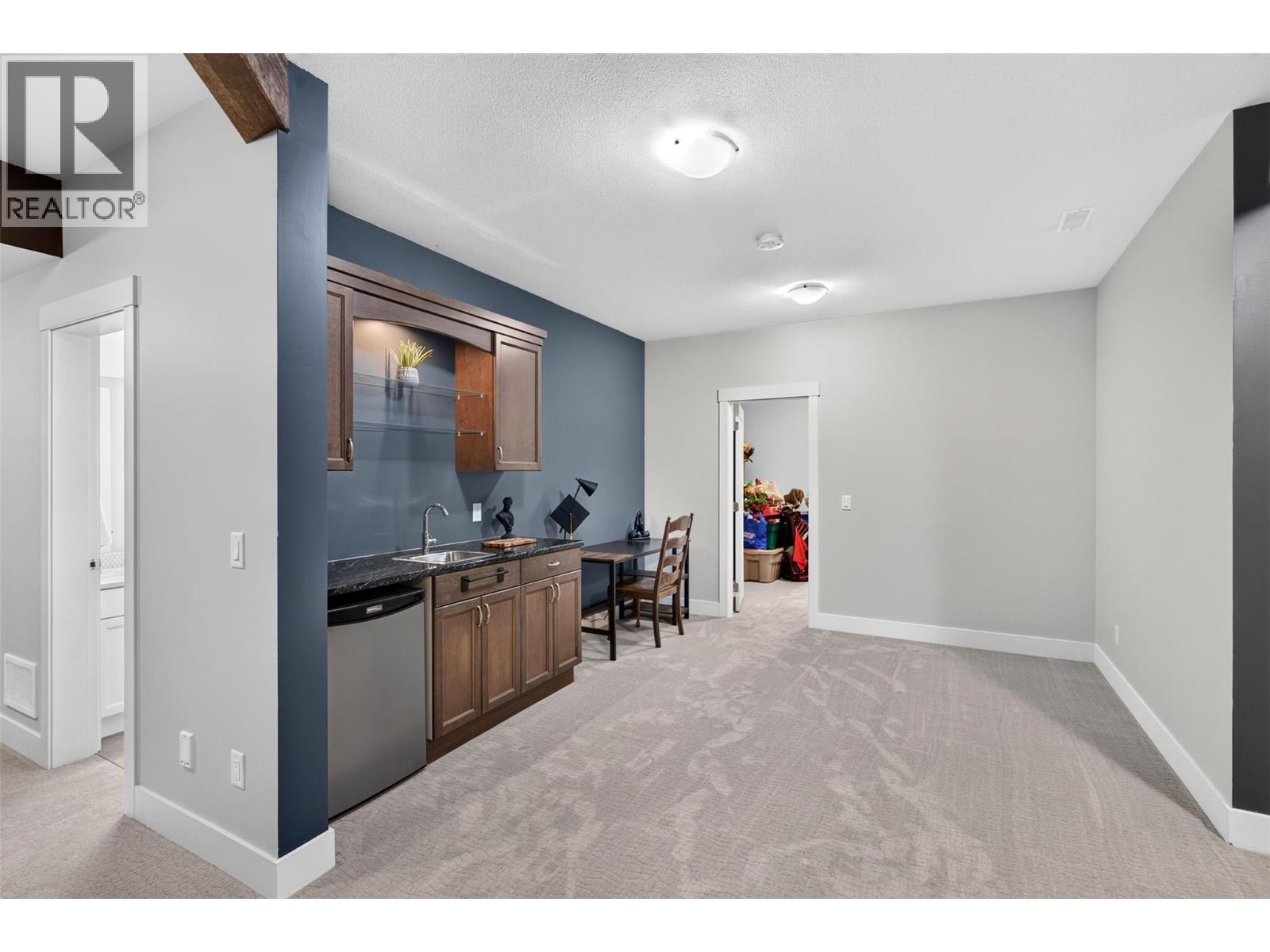 195 Lost Creek Court, Kelowna