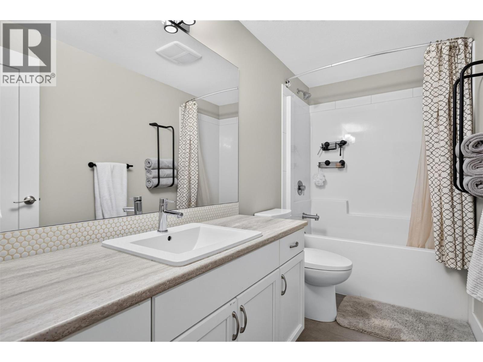 195 Lost Creek Court, Kelowna