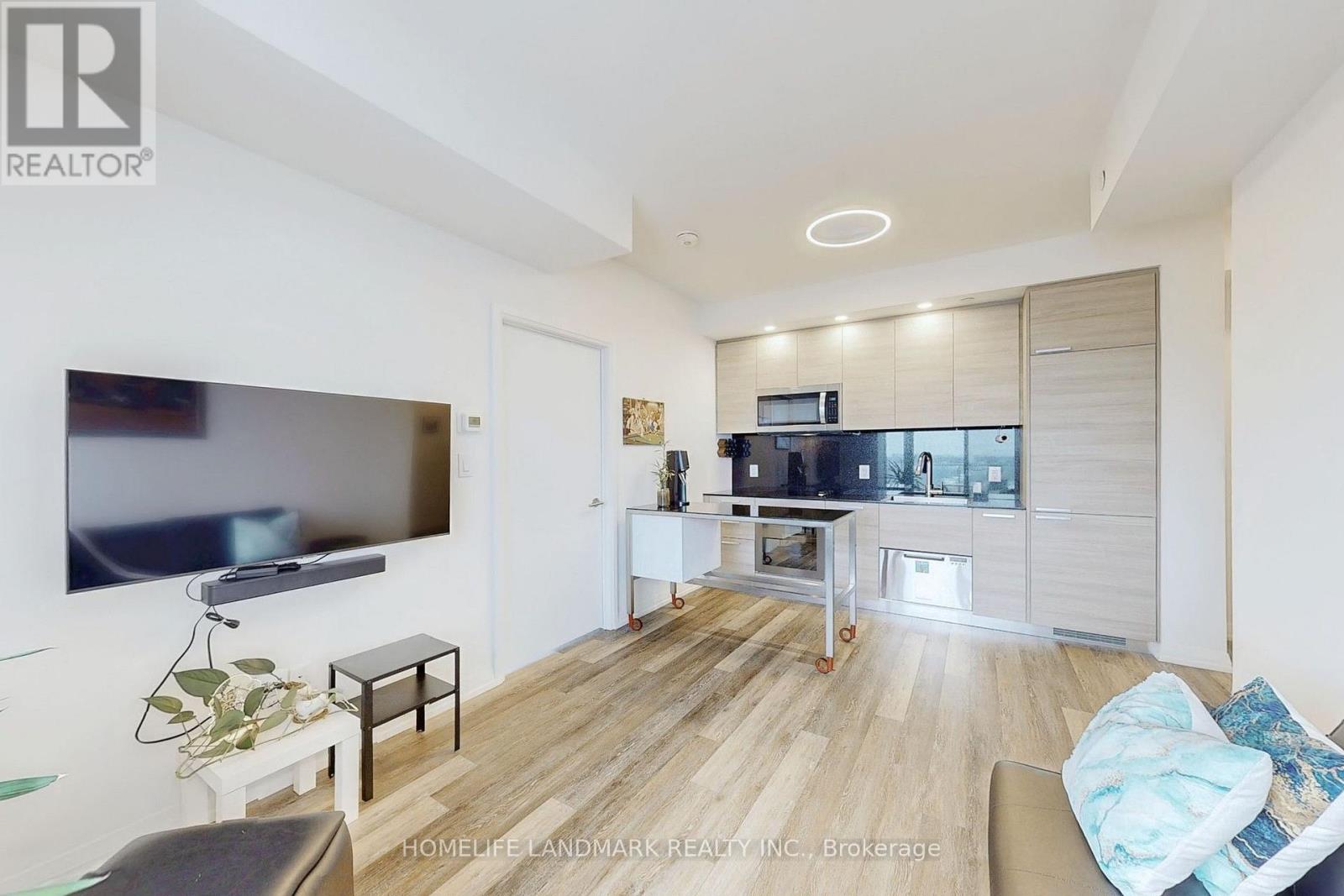 10 - 75 CANTERBURY PLACE, Toronto (Willowdale West) — photo 2