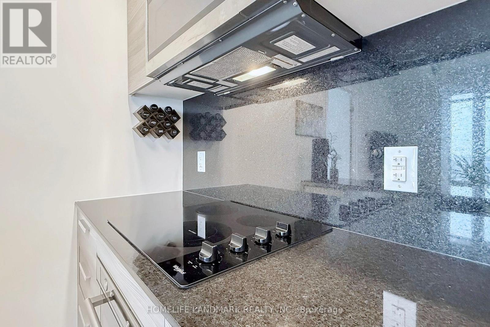 10 - 75 CANTERBURY PLACE, Toronto (Willowdale West) — photo 9