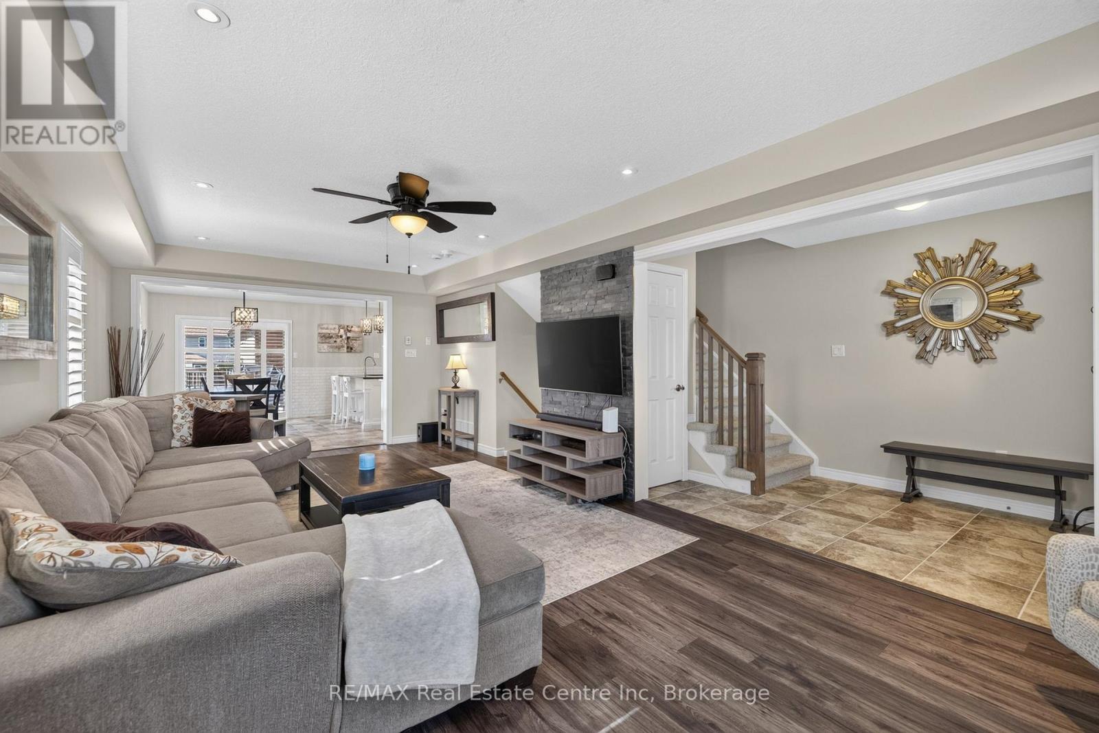 694 VICTORIA ROAD N - 10