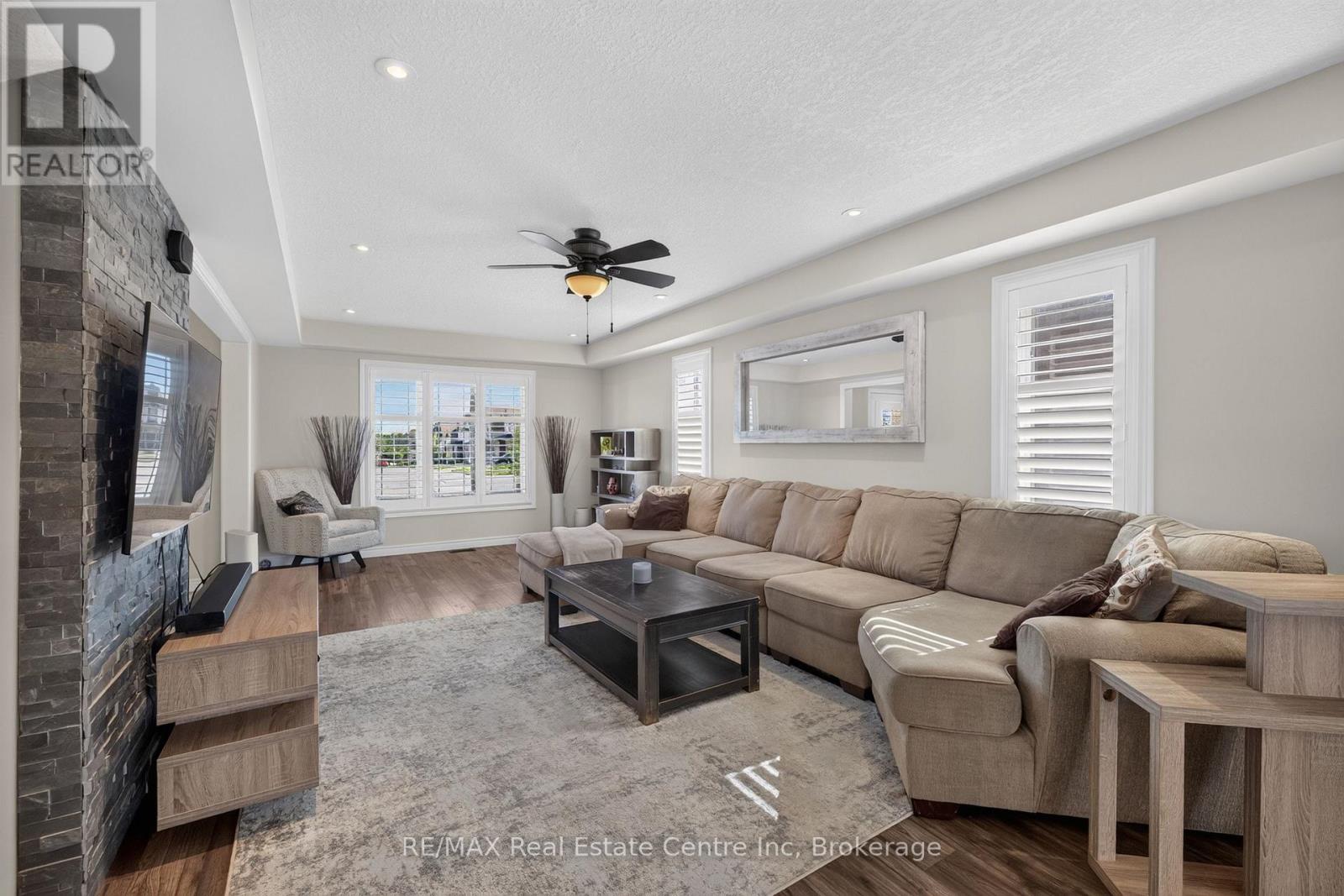 694 VICTORIA ROAD N - Image 12