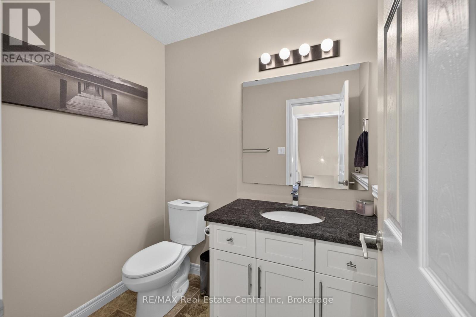 694 VICTORIA ROAD N - 19