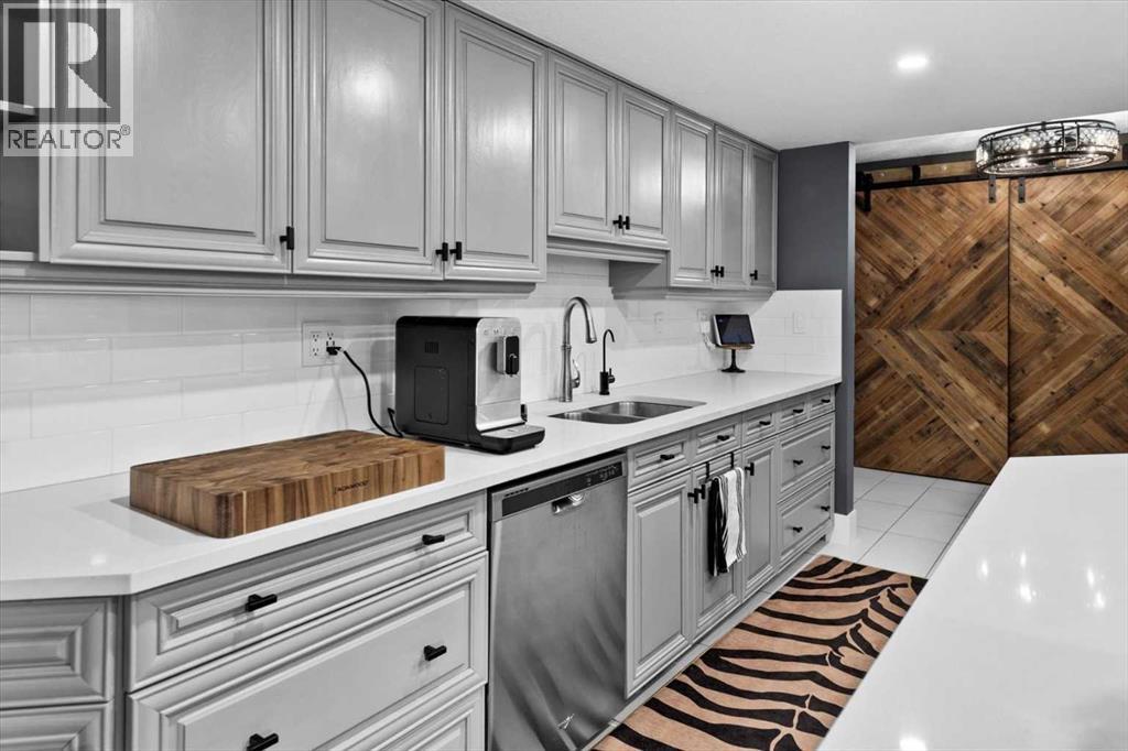 #302 320 Meredith Road NE - 14