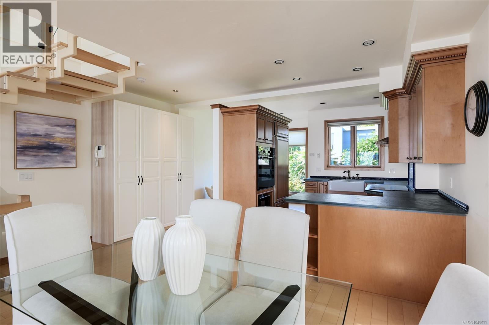 1520 Dallas Rd - Image 23
