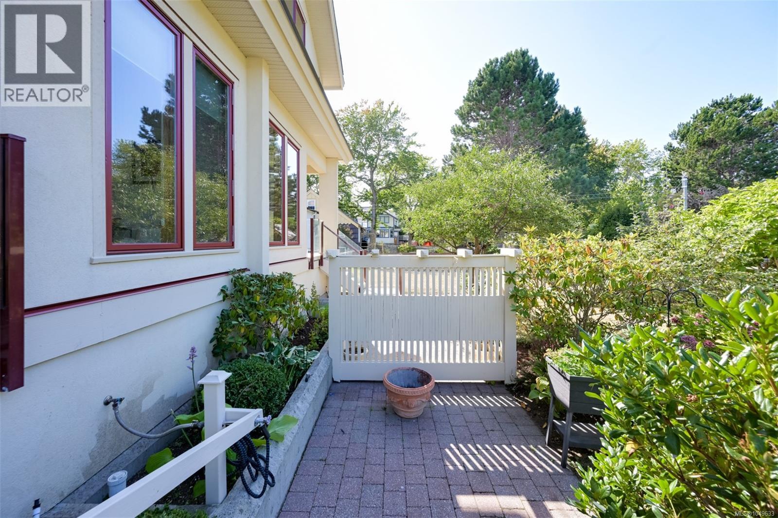 1520 Dallas Rd - Image 73