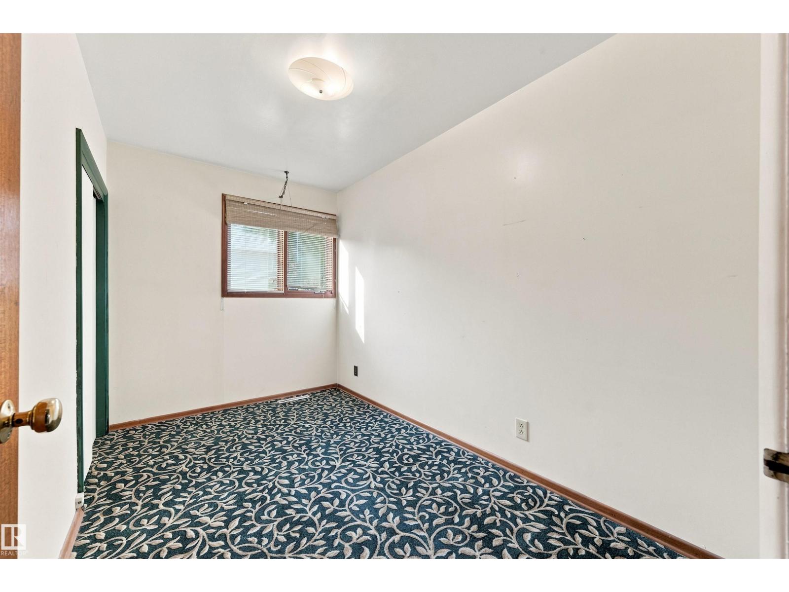 10207 71 St NW, Terrace Heights (Edmonton) — photo 12 of 30