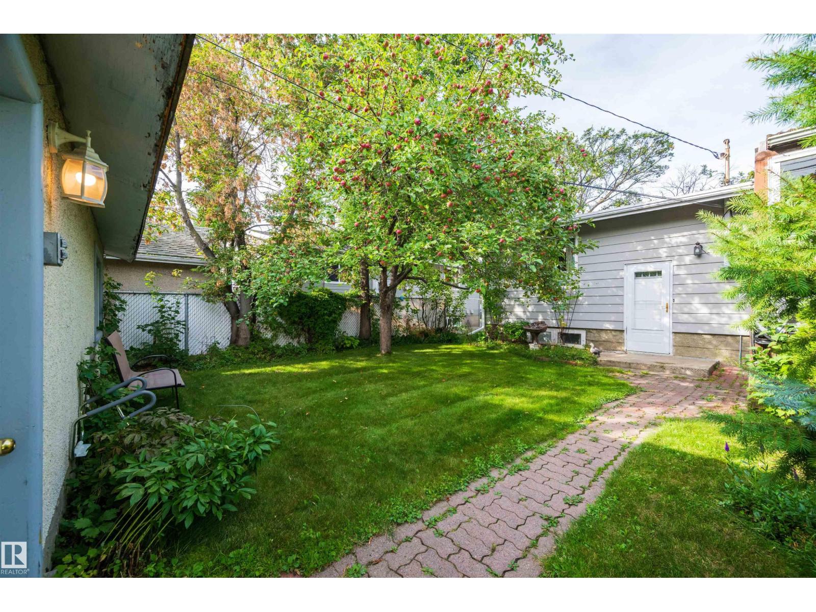 10207 71 St NW, Terrace Heights (Edmonton) — photo 25 of 30