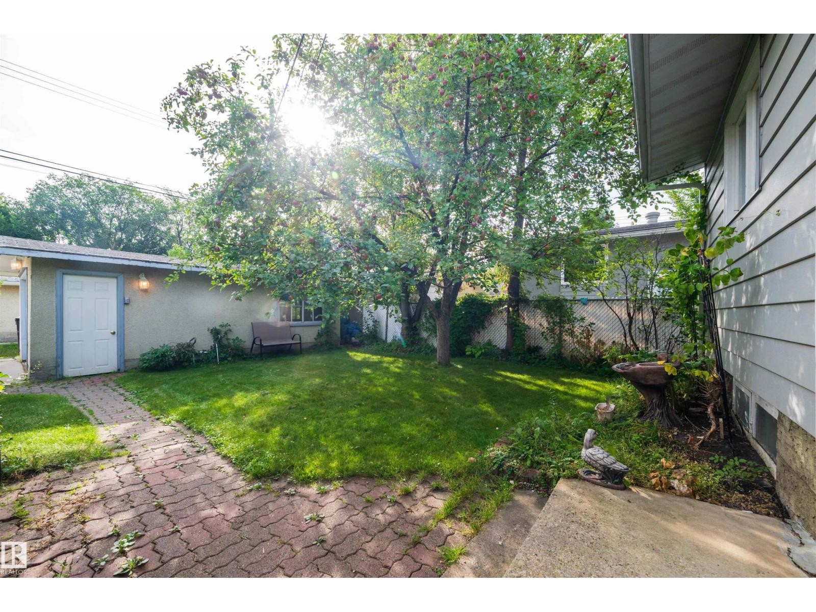 10207 71 St NW, Terrace Heights (Edmonton) — photo 26 of 30
