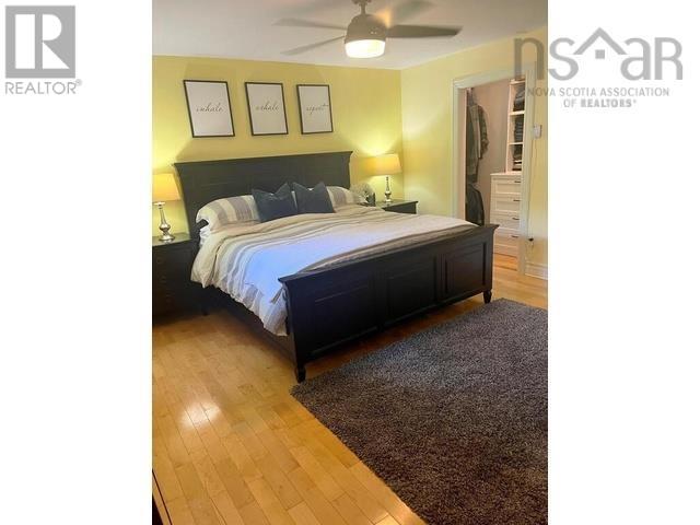 71 Douglas Drive, Bedford — photo 8