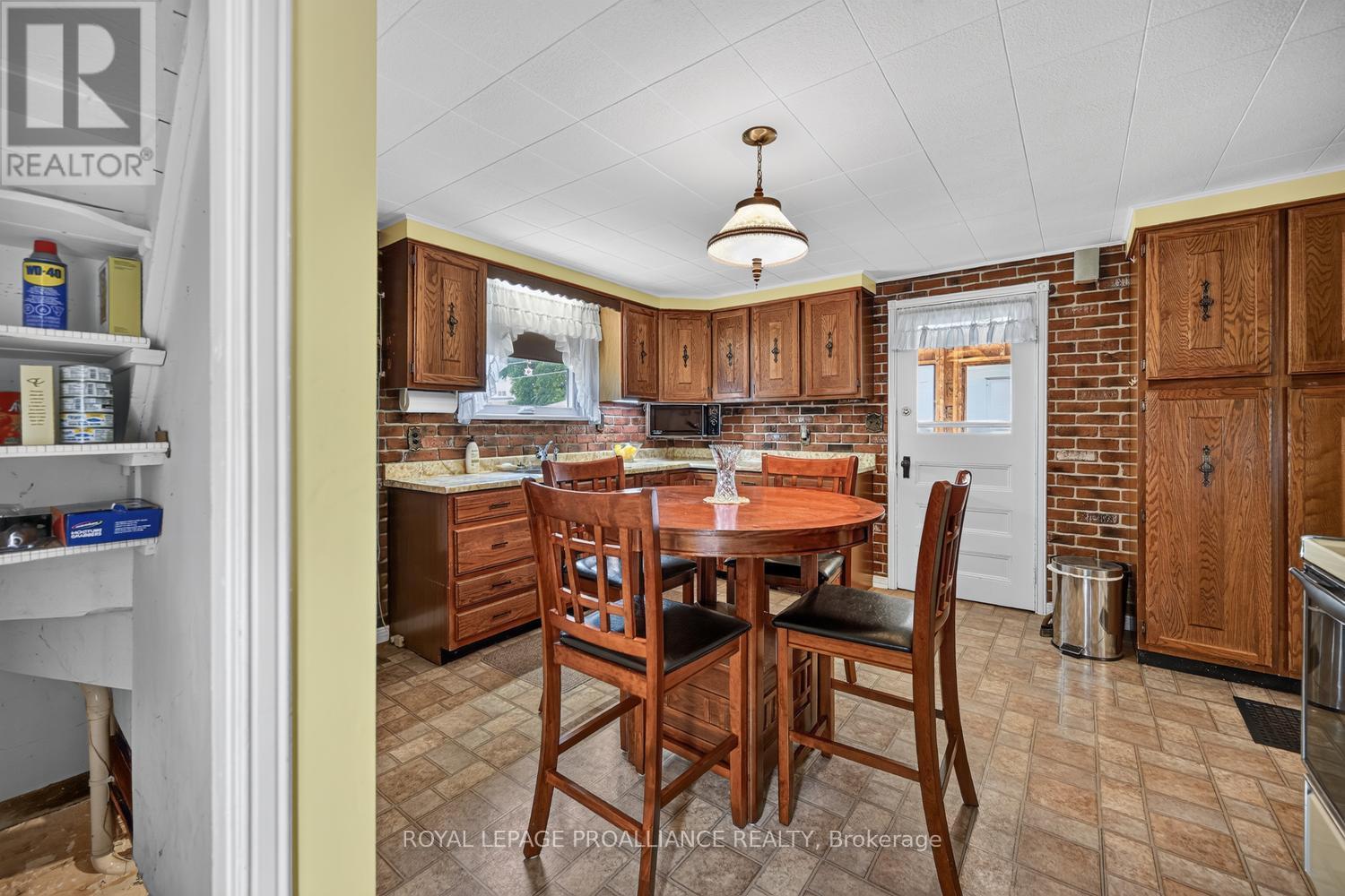 529 DIBBLE STREET W - Image 12