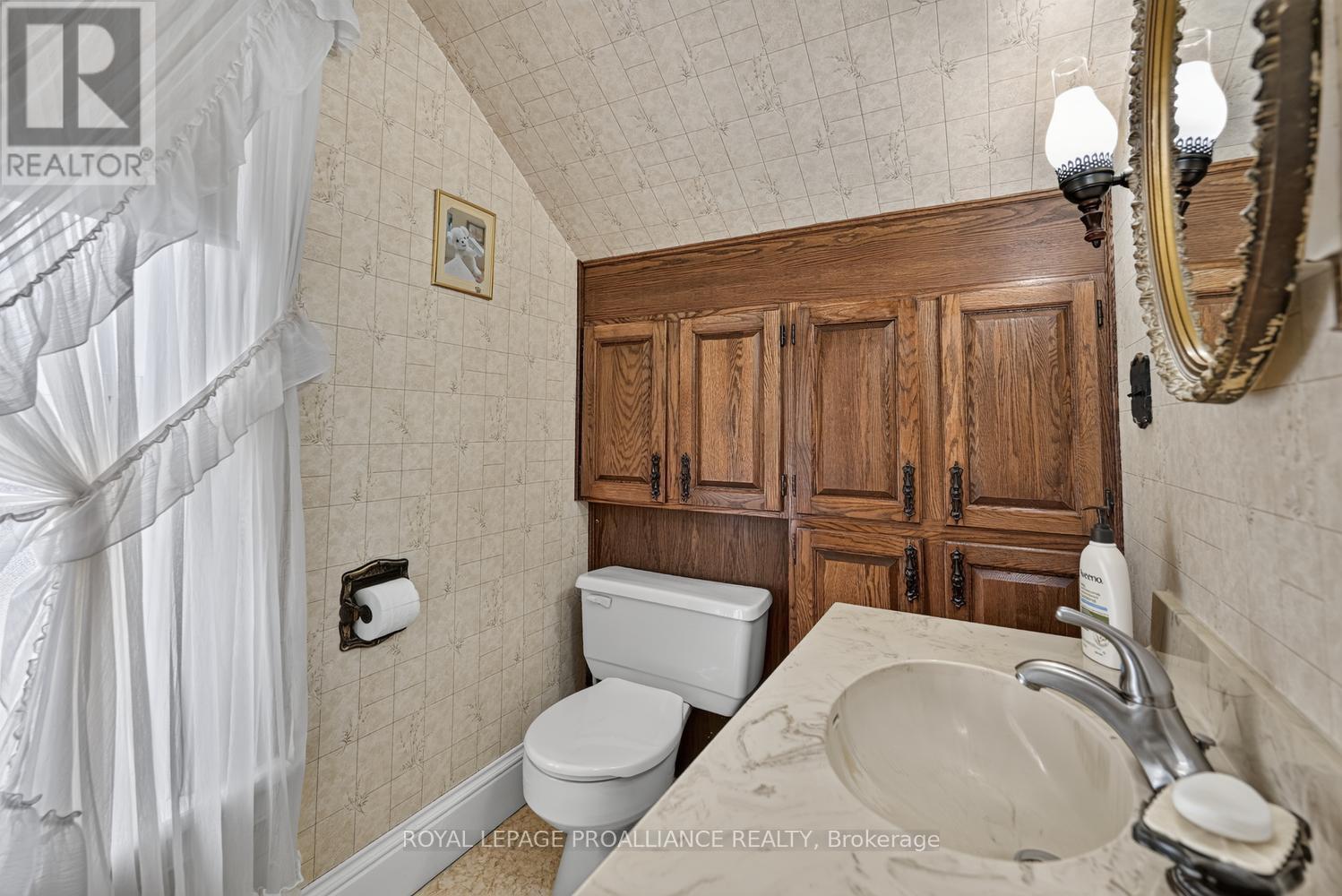 529 DIBBLE STREET W - Image 17