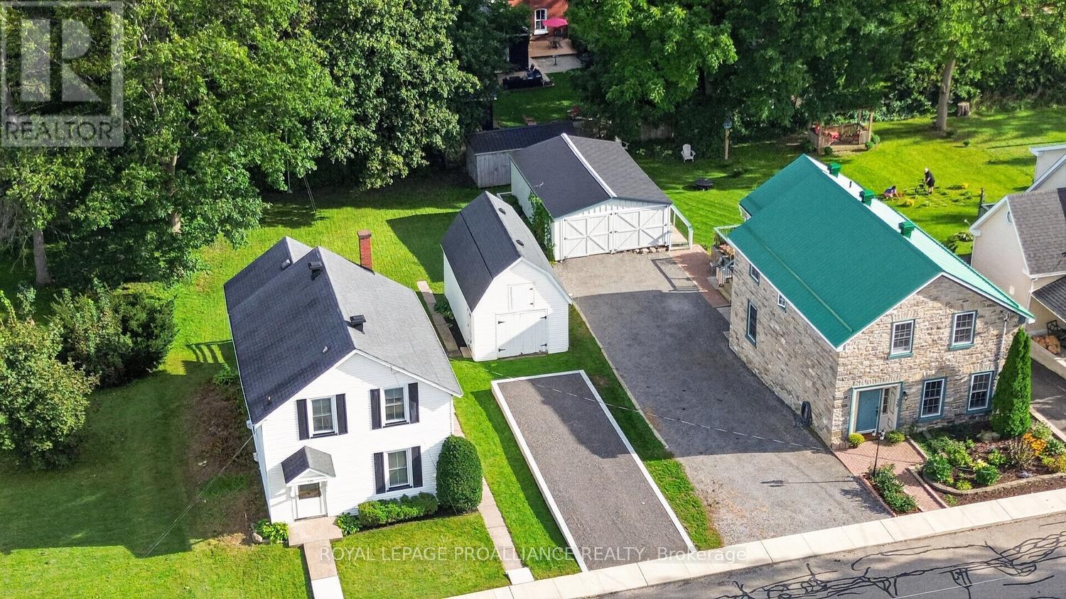 529 DIBBLE STREET W - Image 33