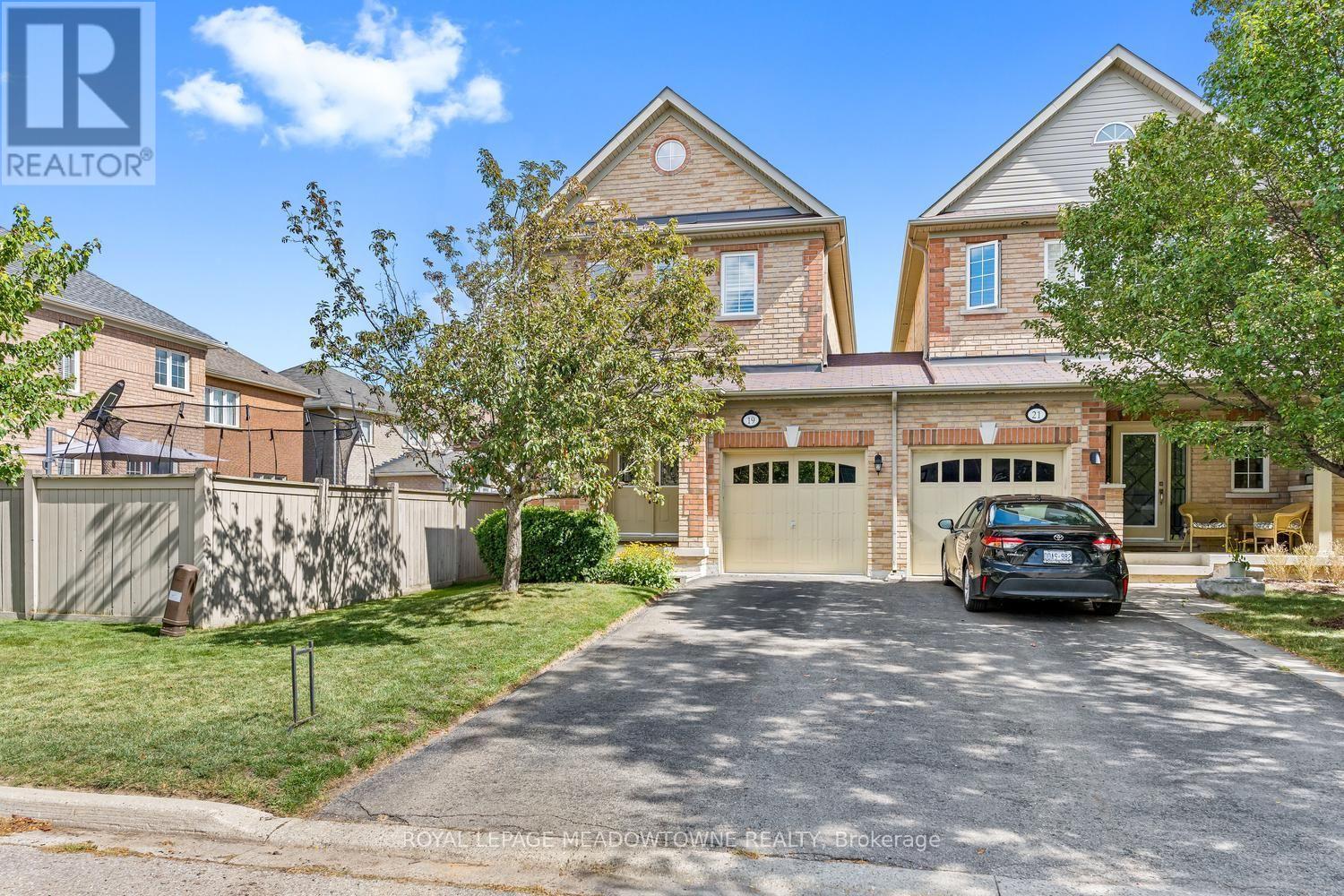 19 GOLDHAM WAY, Halton Hills (Georgetown) — photo 1