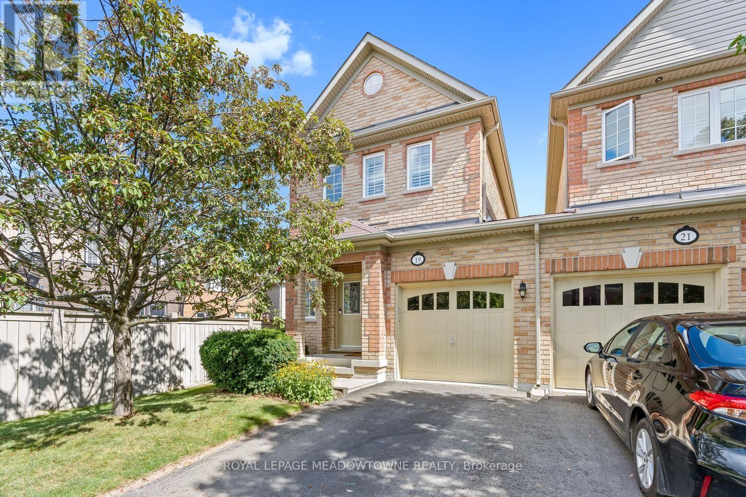 19 GOLDHAM WAY - 2