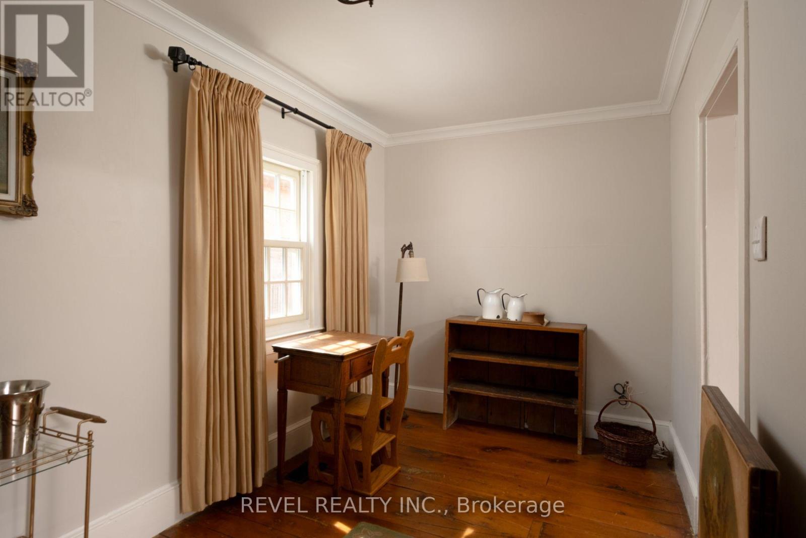 532 MAIN STREET - 11