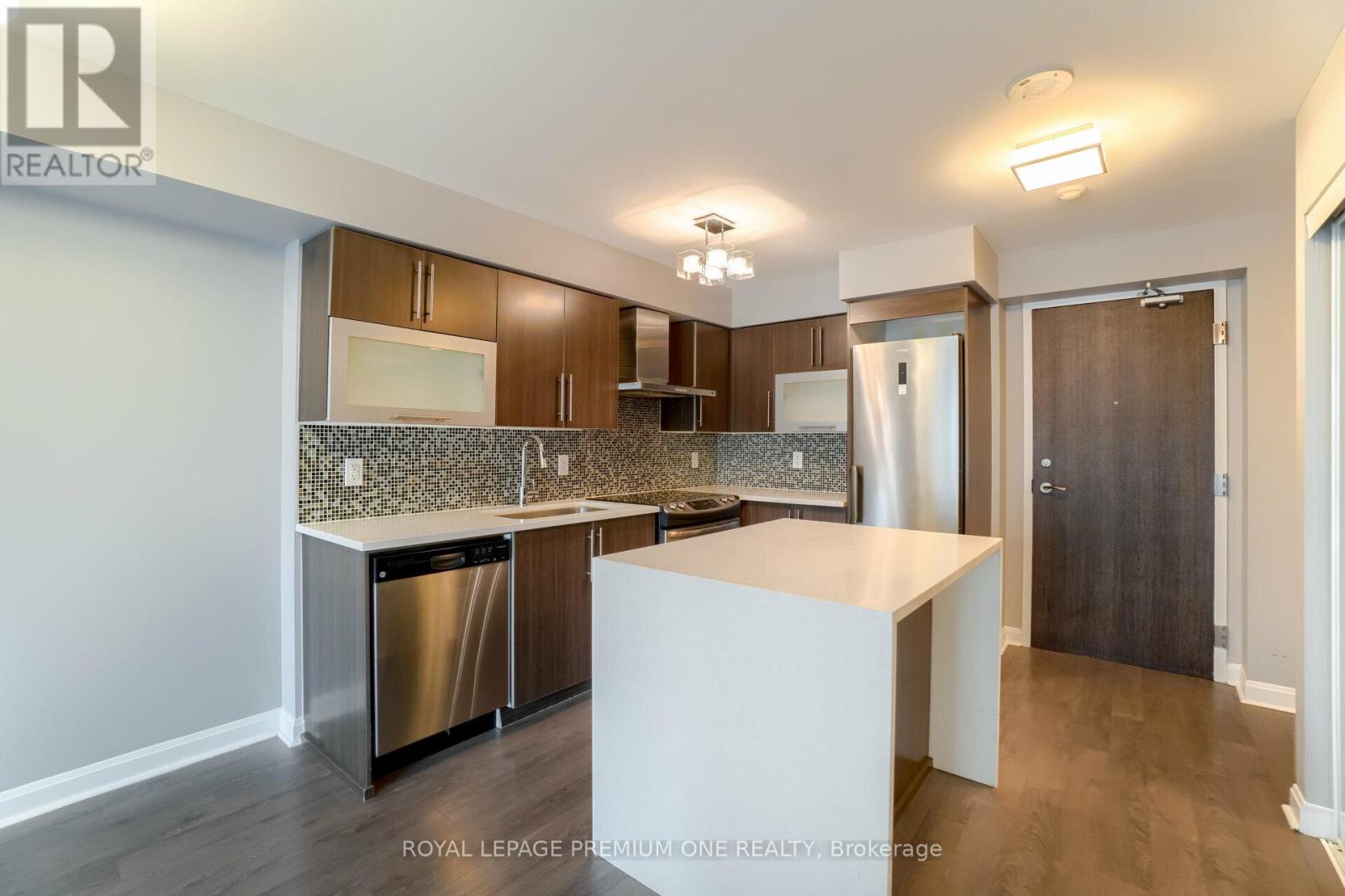 911 - 1 MICHAEL POWER PLACE, Toronto (Islington-City Centre West) — photo 3