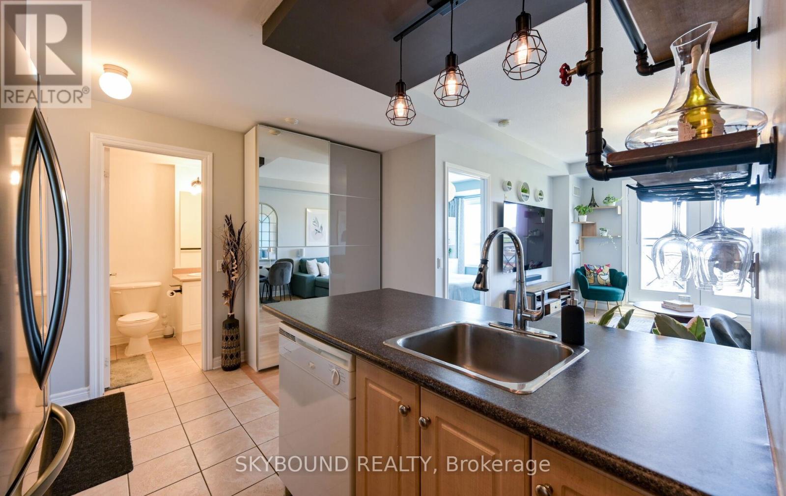 #516 1415 LAWRENCE AVENUE W - 11