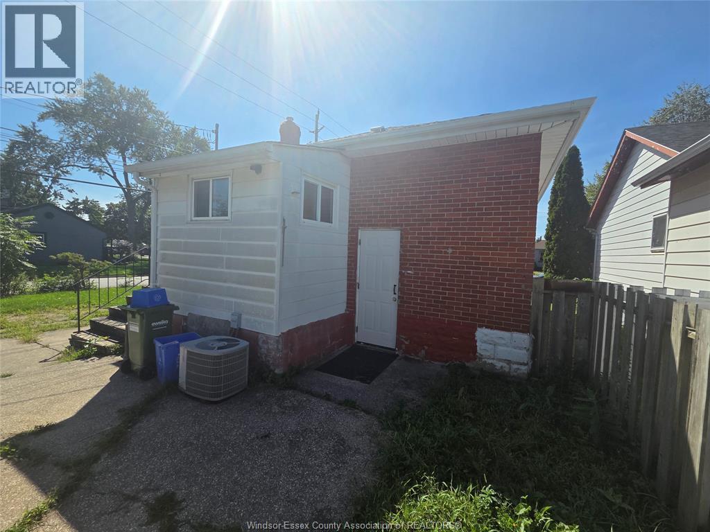 1396 Janette AVENUE, Windsor — photo 5