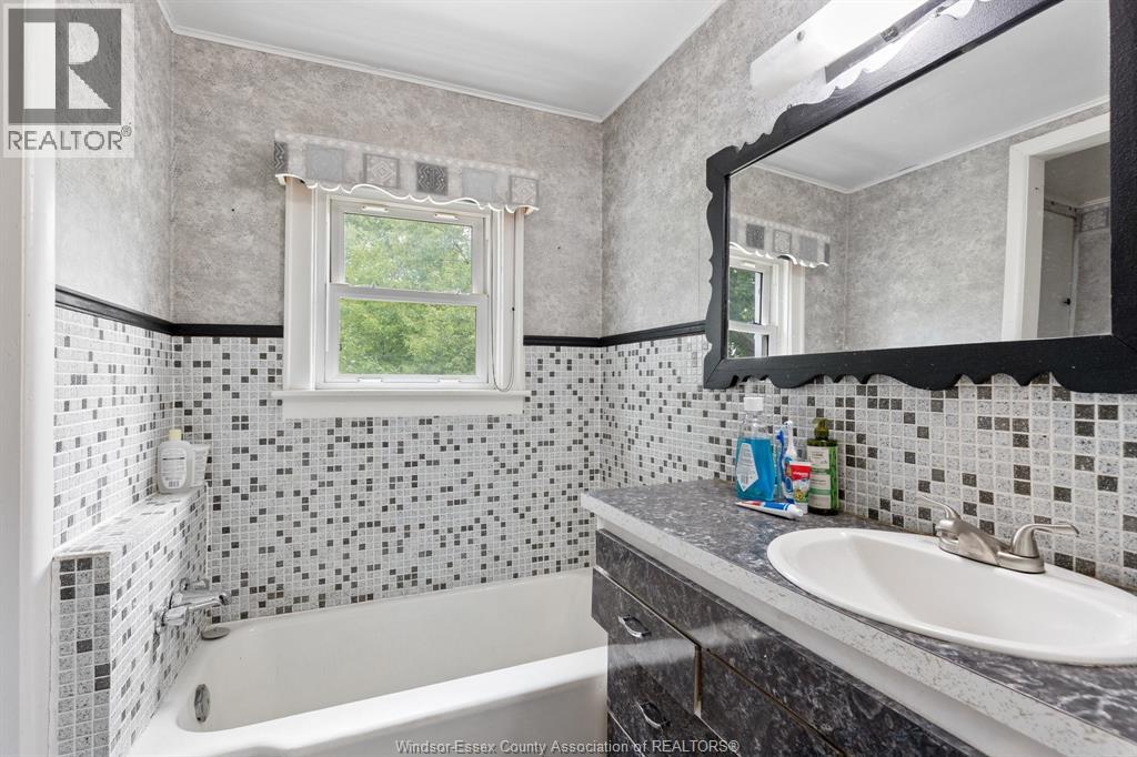 2585 Bouffard ROAD - 19